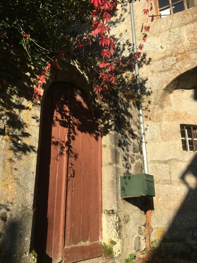La Cure Grande Maison De Charme De 2 A 14 Personnes Saint-Urcize Exterior photo